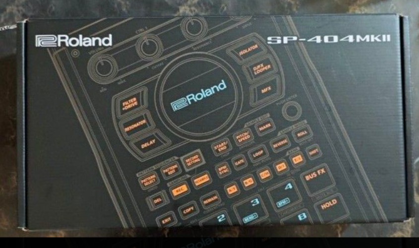 ROLAND SP-404MKII Sampler  Effector, Beatmaking Machine, Japan limiteⅾ