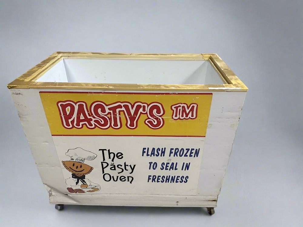 "CROSLEY CFC09LWO"  HD COM FREEZER ROLLING OPEN DISPLAY ISLAND MERCHANDISER