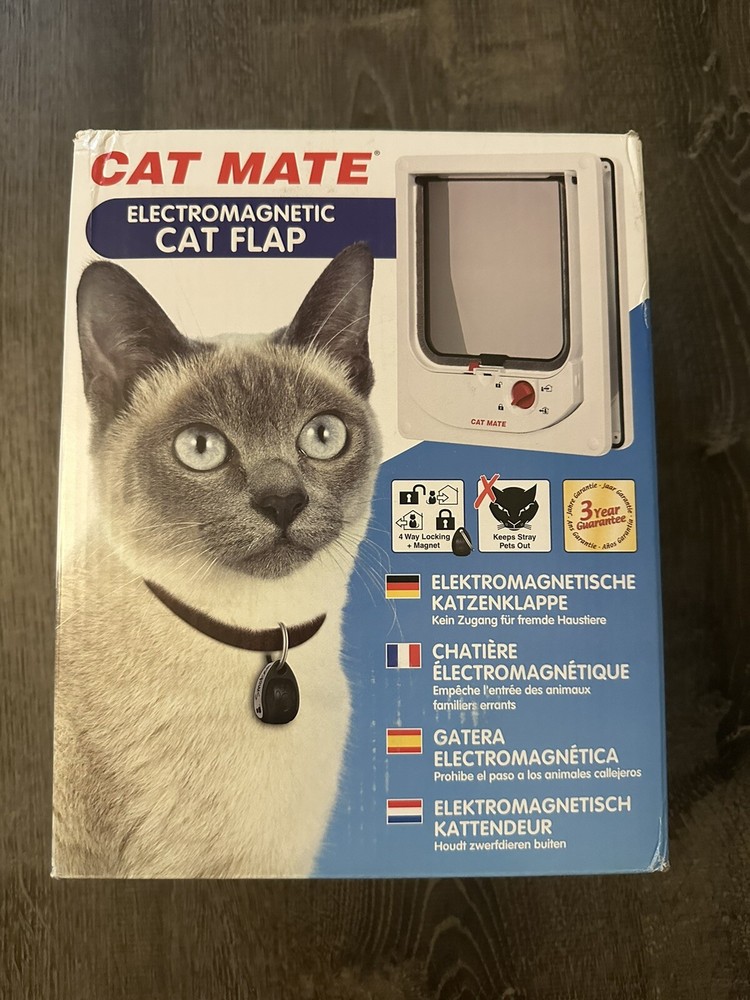 Cat Mate Electromagnetic Cat Flap, White New