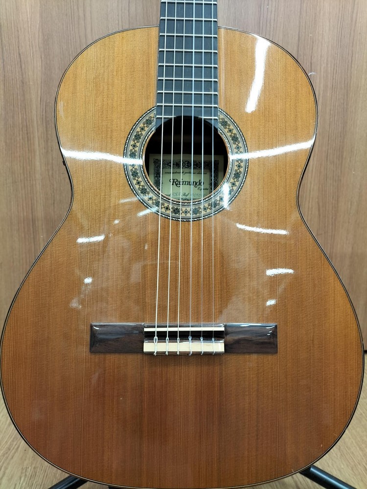 RAIMUNDO Classic Guitar Model 528E High-Quality Instrument