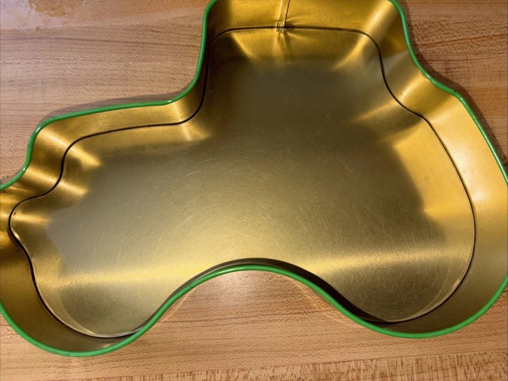 VINTAGE JOHN DEERE TIN