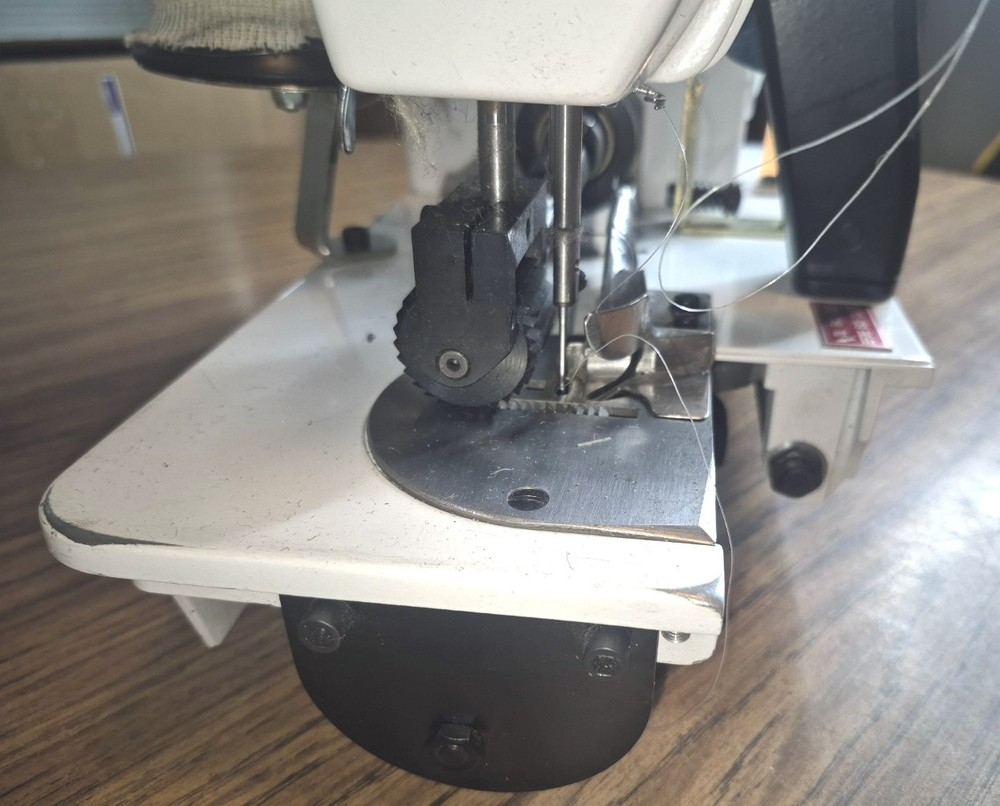 NC N-C CARPET BINDER SEWING MACHINE - MODEL PBS-2A - WORKING