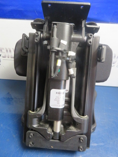 Quickie QM-710 Center Mount Power Elevating & Articulating Footrest #5809