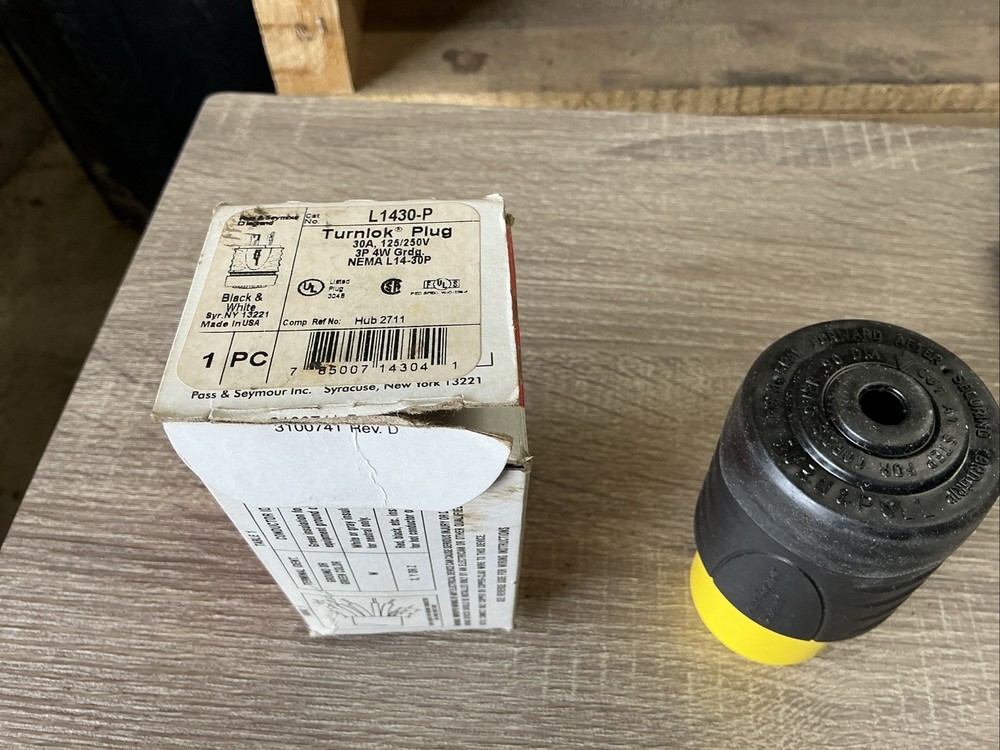 Pass & Seymour Turnlock Plug L1430-P