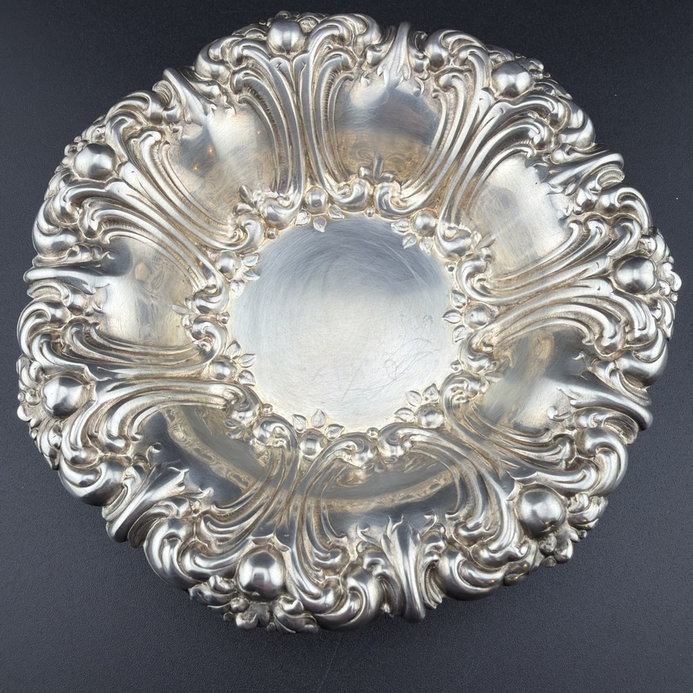 Kent Silversmiths Silverplated Dish 5.25”