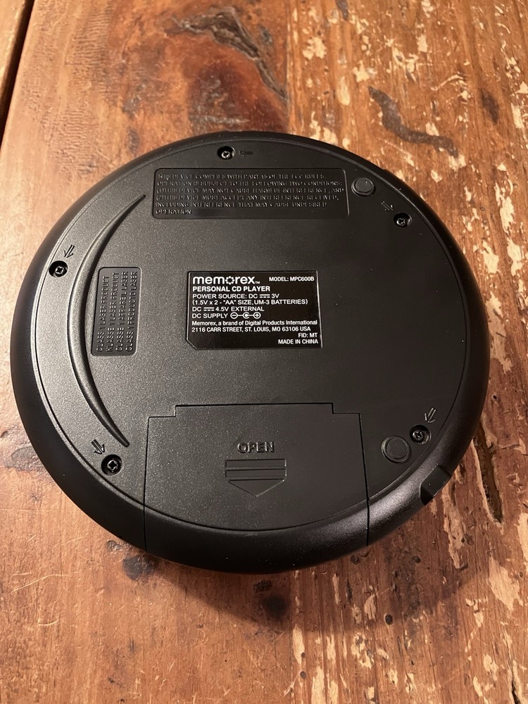 Memorex MPC600B Portable CD Player - Black TESTED WORKING