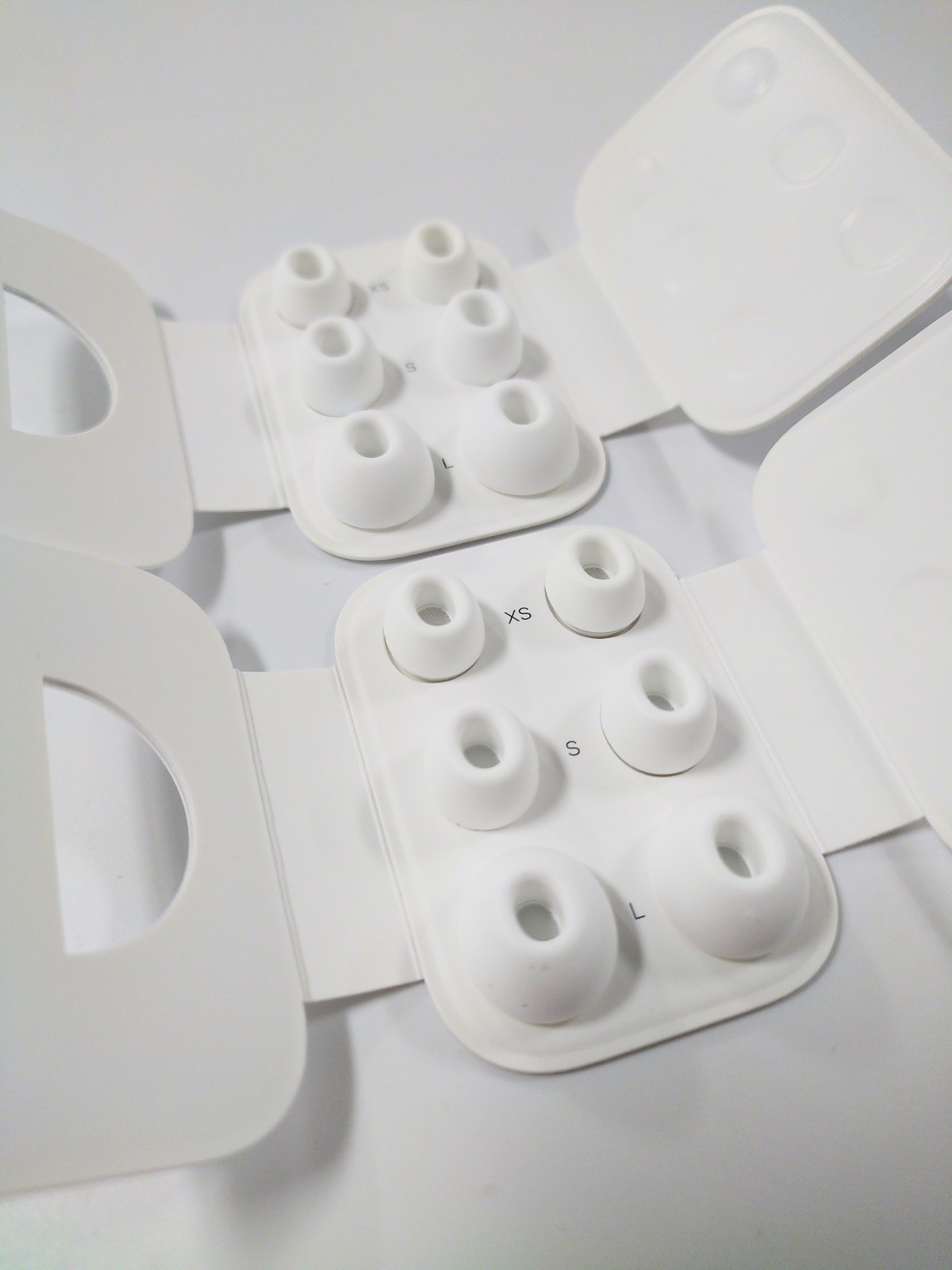 Genuine Apple AirPod PRO Ear Tips - Size: X-Small/Small/Large - NEW - Set of 2