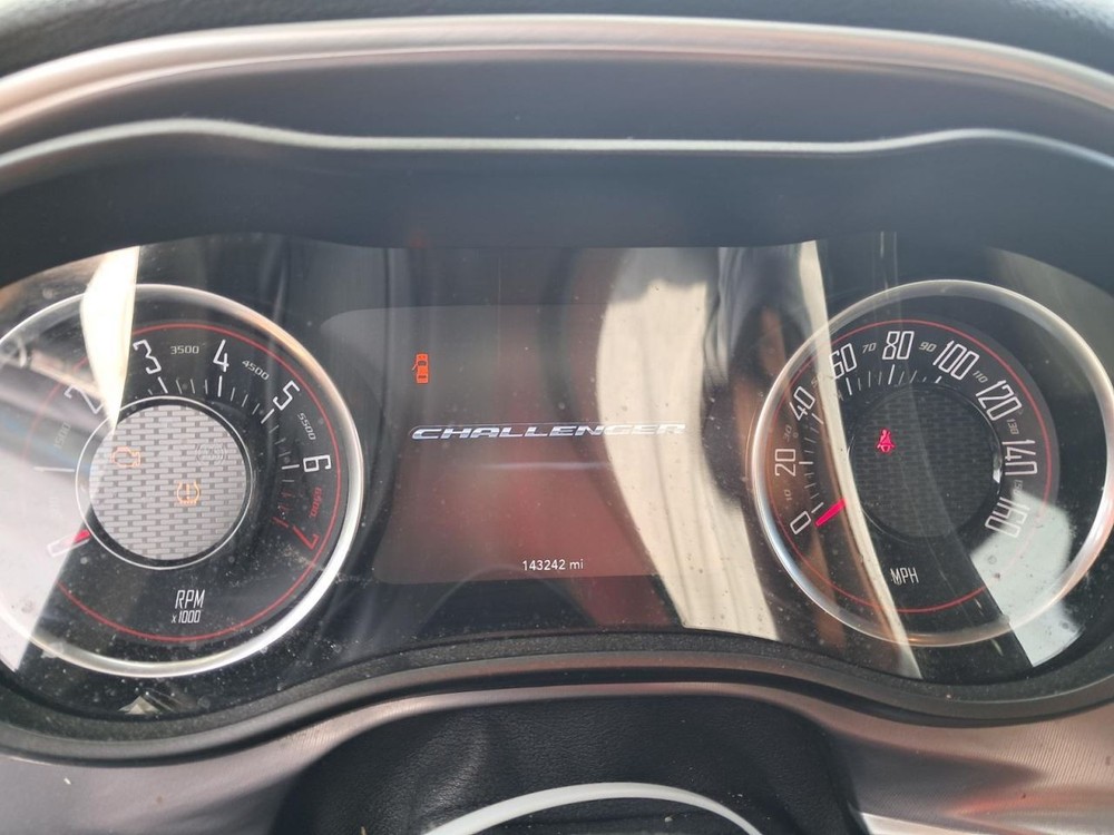 CHALLENGE 2020 Glove Box 4876685
