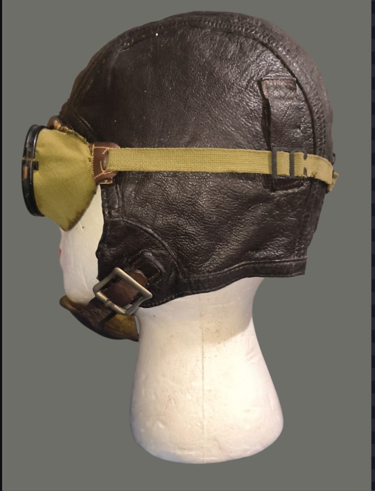 WW2 US Leather Flight Helmet And Goggles