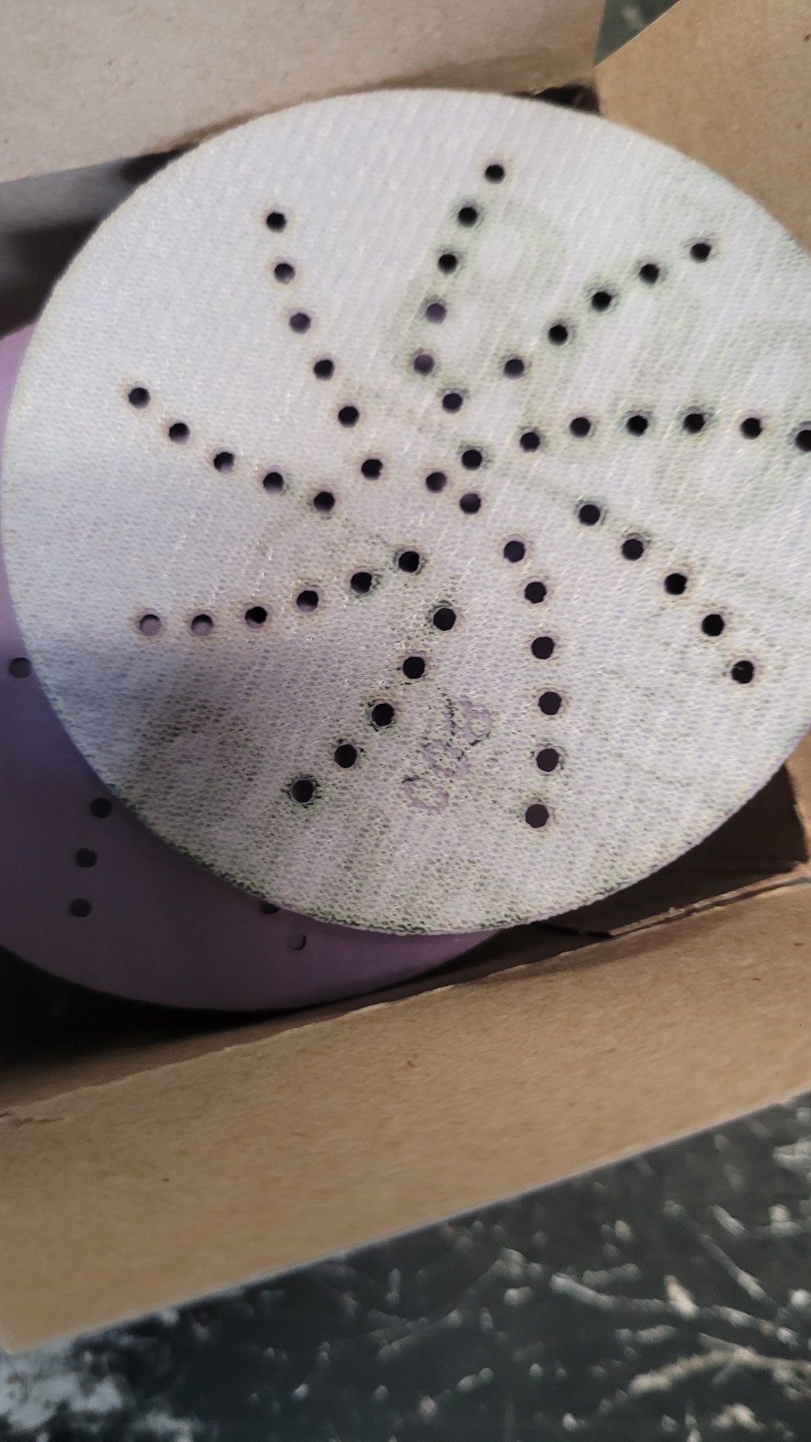 3M™ Cubitron™ II Hookit™ Clean Sanding Abrasive 3" Disc 800+ Grade, 50/Box 31467