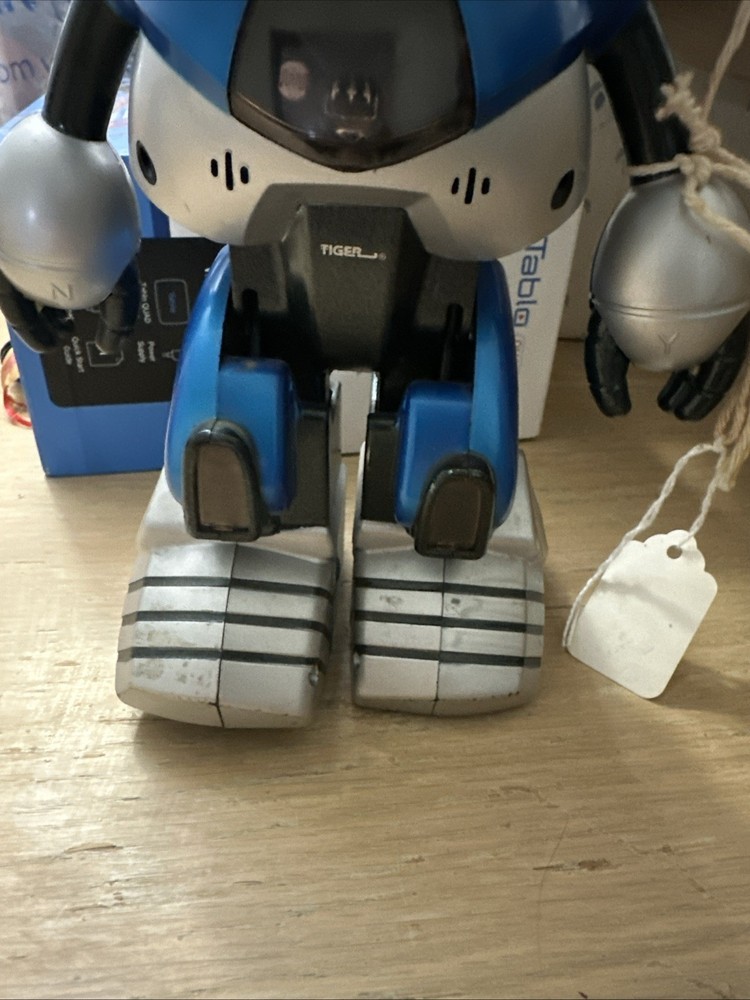 OTTOBOT Tiger Electronics 2001 Blue And Silver Robot Moves Talks Works Tested