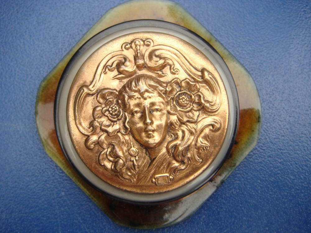 VINTAGE MULT-TIER BROOCH COPPER CAMEO SIGNED ETTA