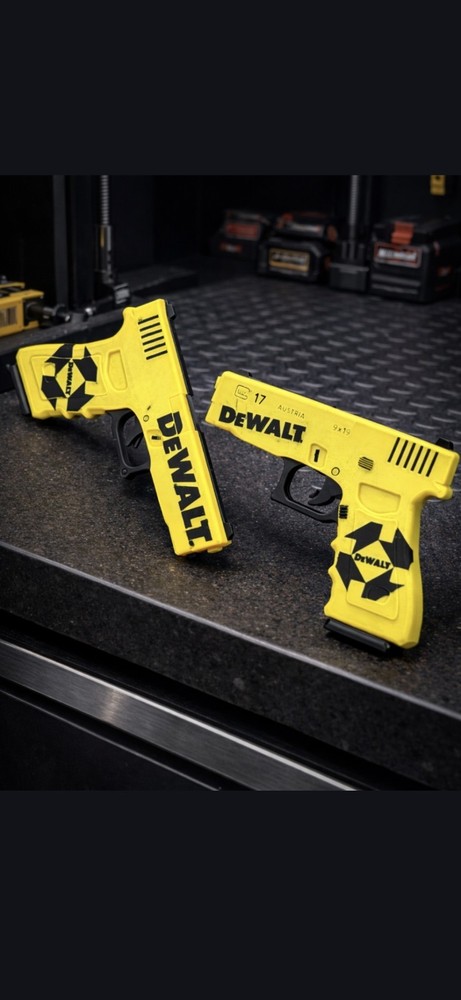 Dewalt Magnetic Pistol Toolbox Badges