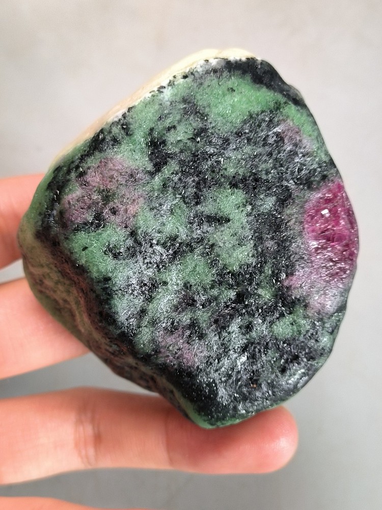 China Natural stone Ruby green handle piece
