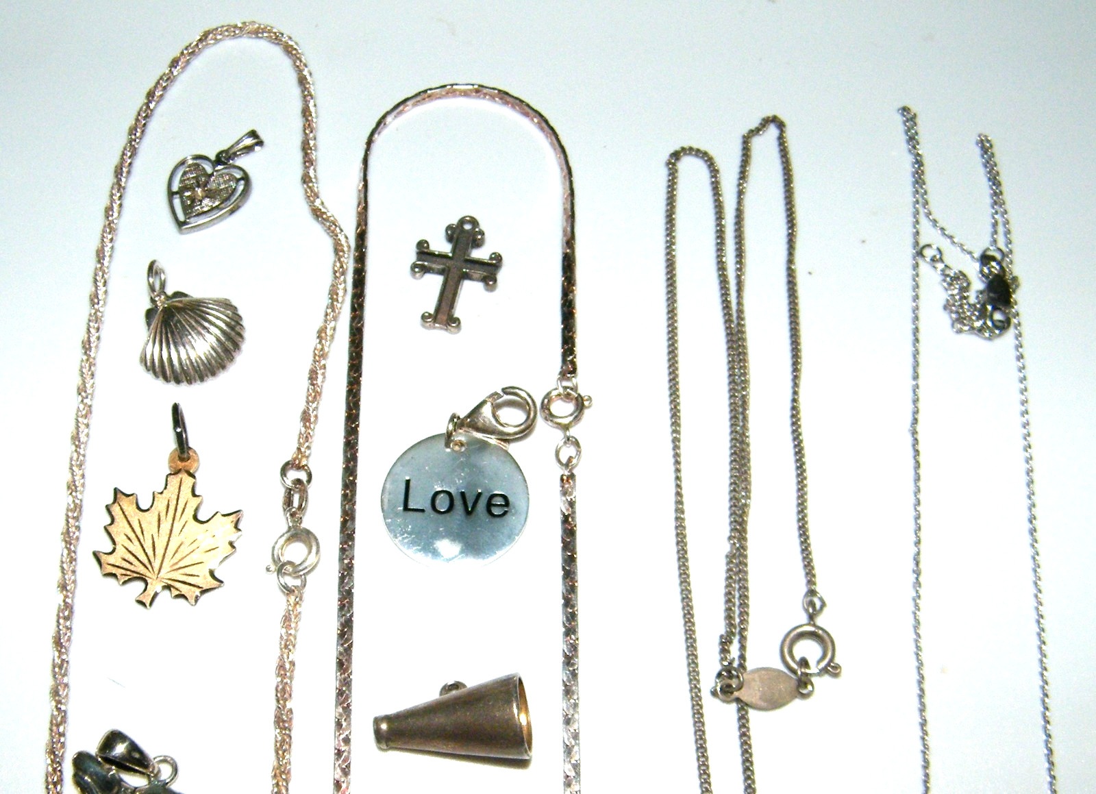 Lot of Sterling Silver Jewelry, necklaces, pendants, charms - wear / scrap 28 gr