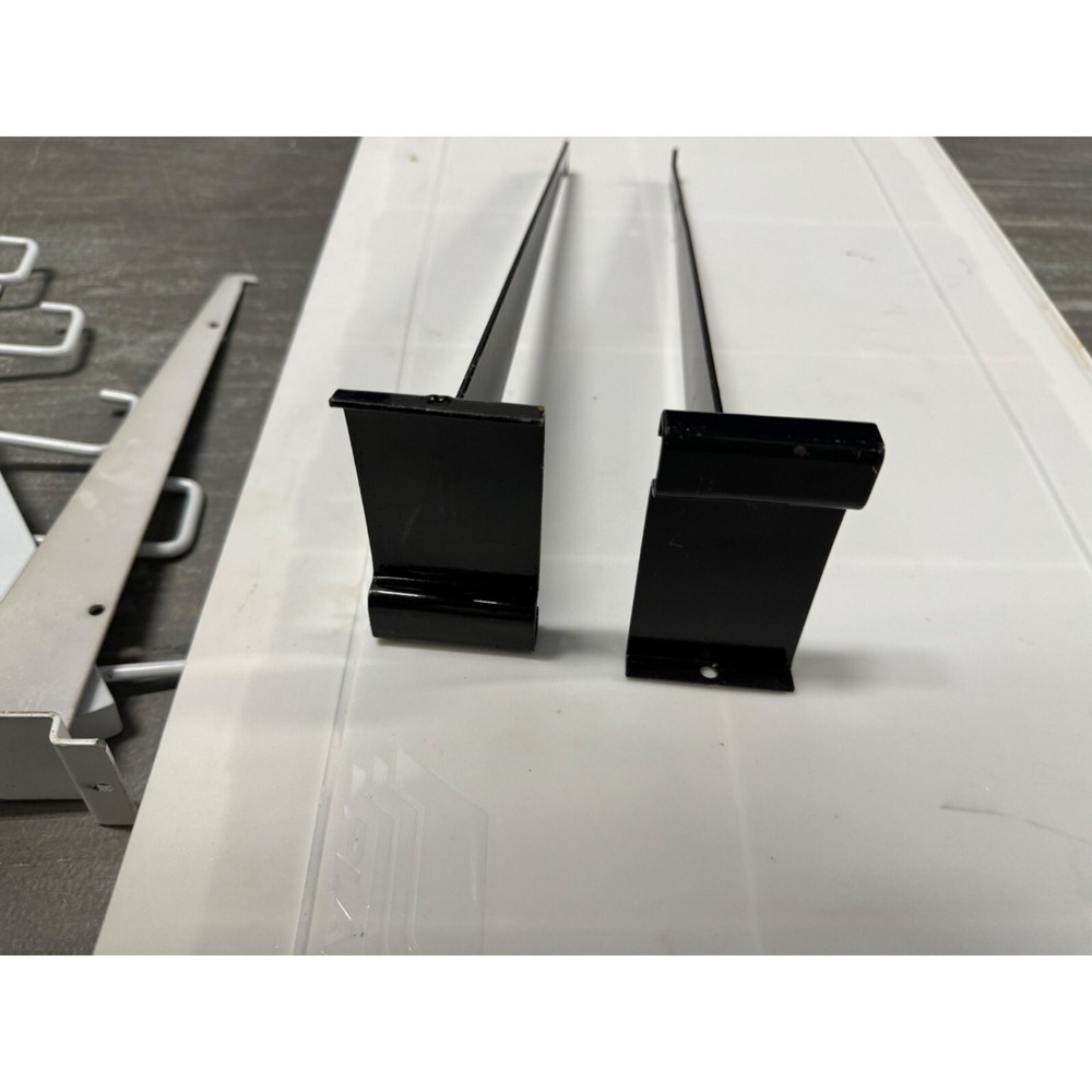 GRIDWALL SHELF BRACKET black 12″ (4pk)