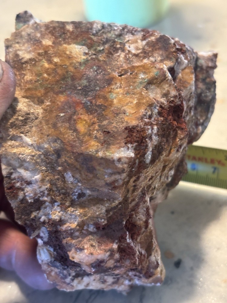 highly mineralized gold ore on quartz