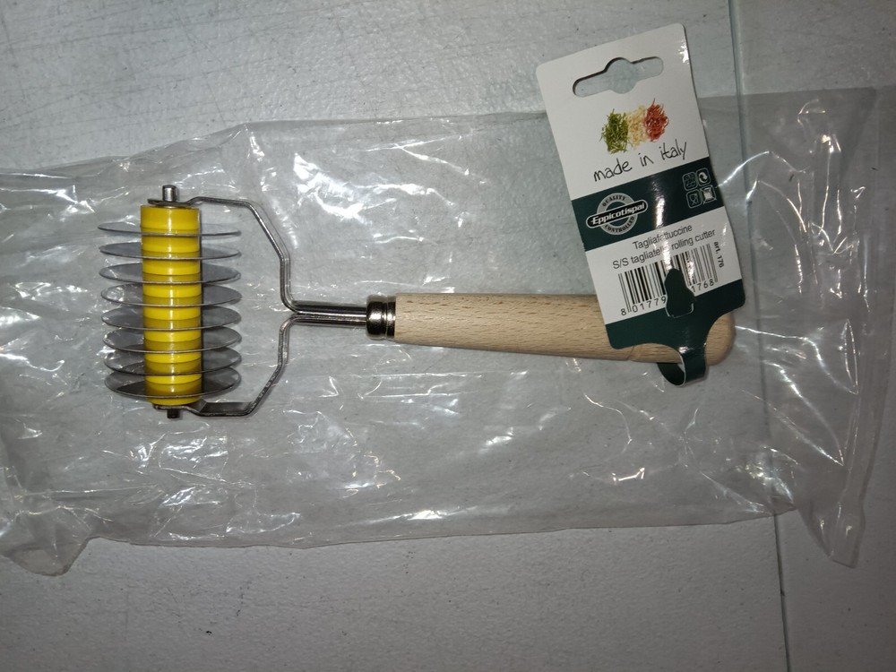 Eppicotispai Stainless Steel Rolling Cutter