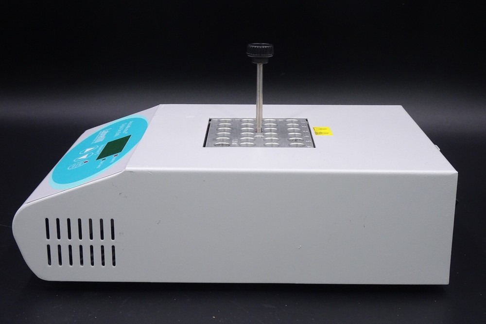 Labnet AccuBlock Digital Dry Bath D1100