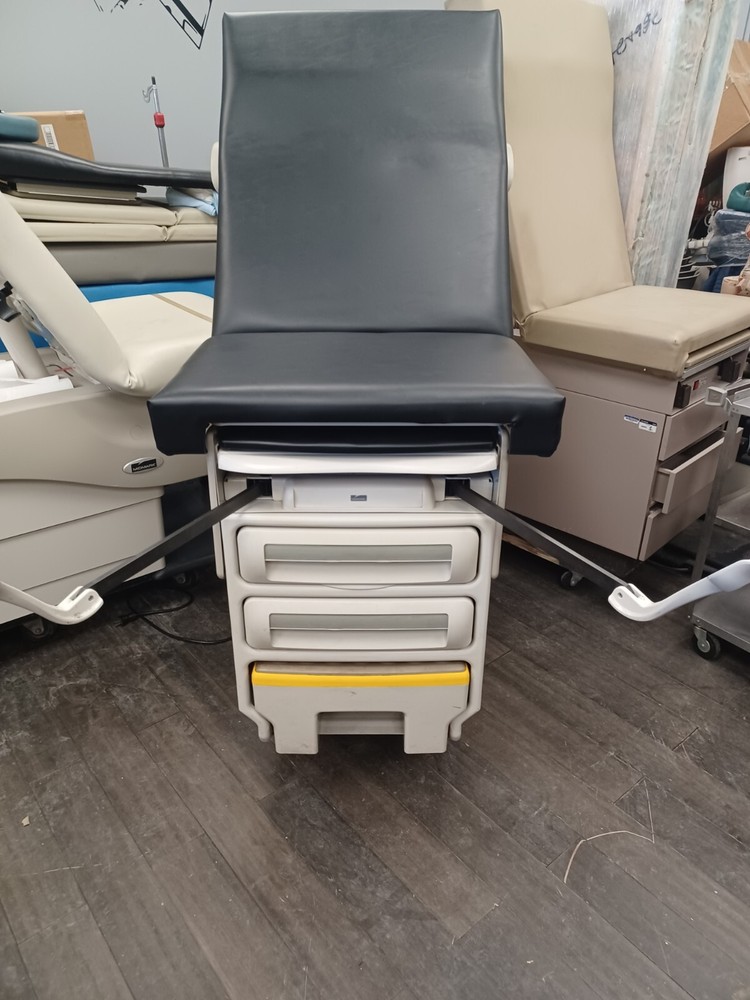 Midmark/Ritter 604, Black Reupholstered Exam Table