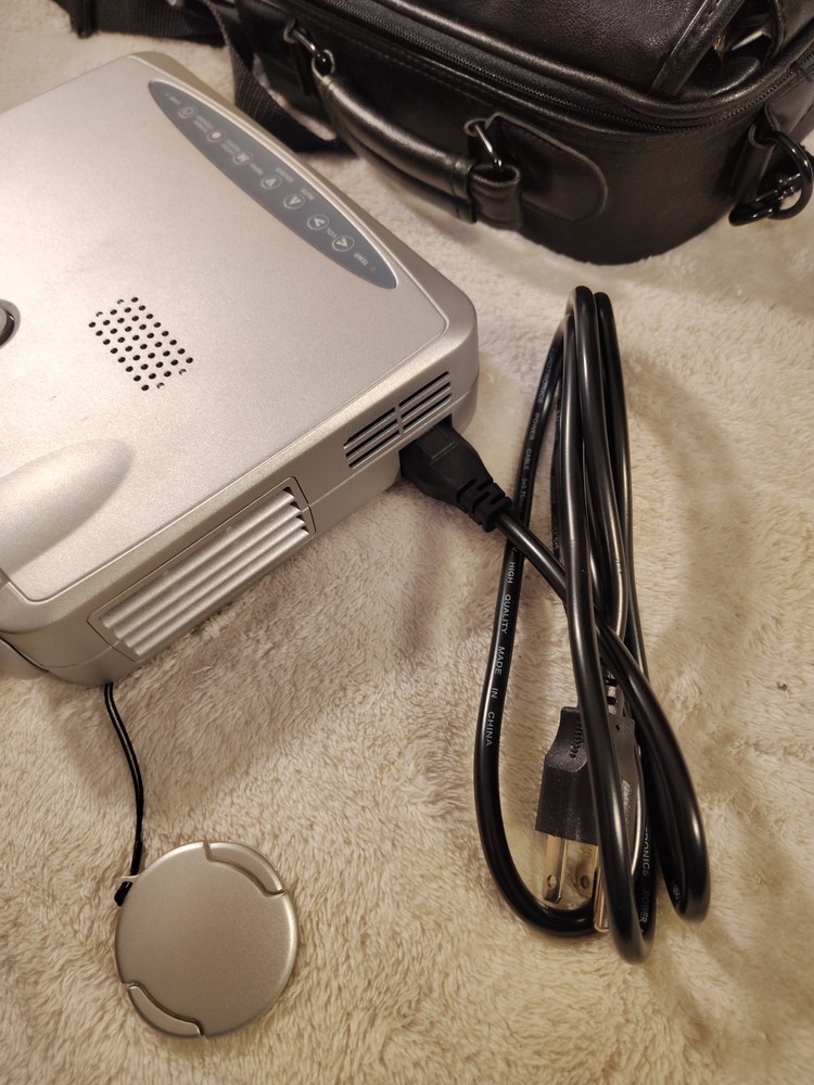 Optoma EP735 EzPro DLP Projector Powers On Carrying Case Remote Bundle Cables