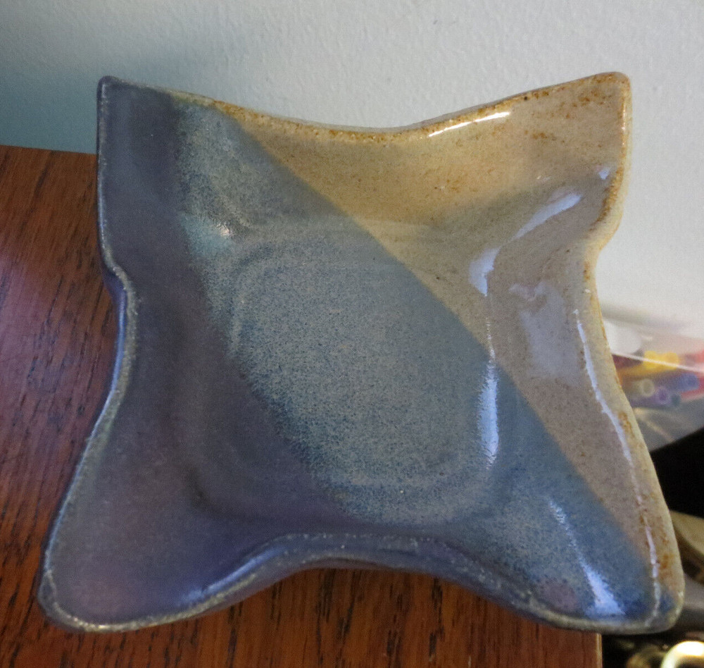 WONDERFUL STUDIO POTTERY TRINKET DISH SIGNED