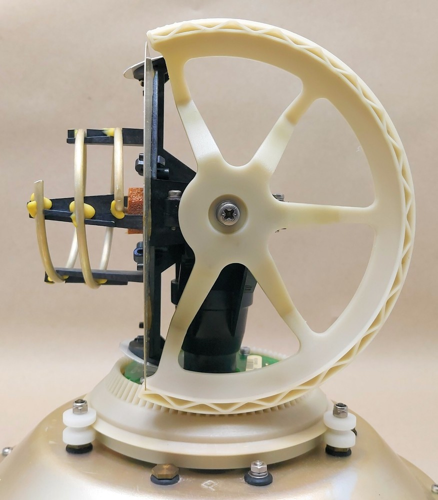 Capsat 1999/33I Antenna