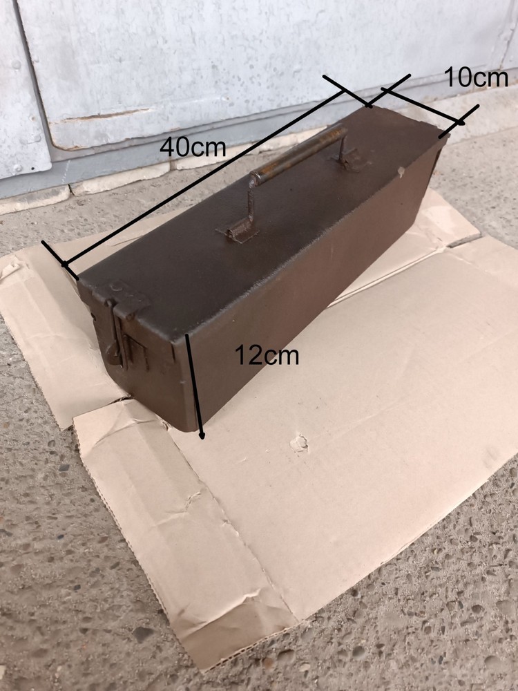 WW2 WWII BOX CASE METAL ORIGINAL