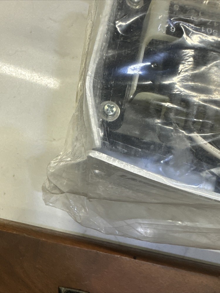 NEW LAMBDA HDC15 SWITCHING POWER SUPPLY Dented