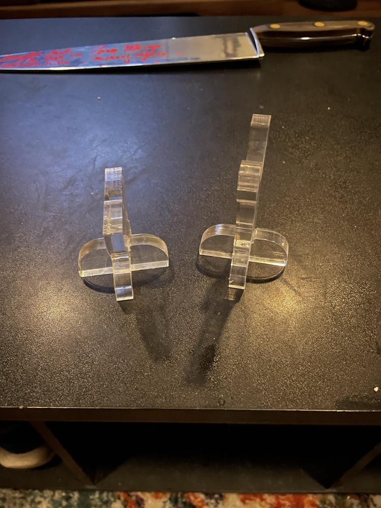 PLASTIC KNIFE HOLDER
