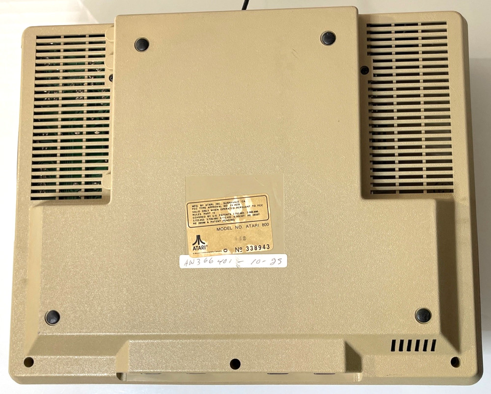 Atari 800 Home Computer with 48K RAM & Guide/Instructions - Missing Keycaps 💻