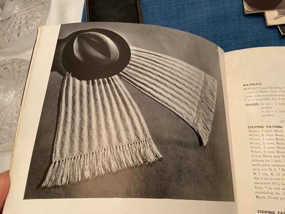 1949 BERNAT HANDICRAFTER #20 Socks Anklets Accessories