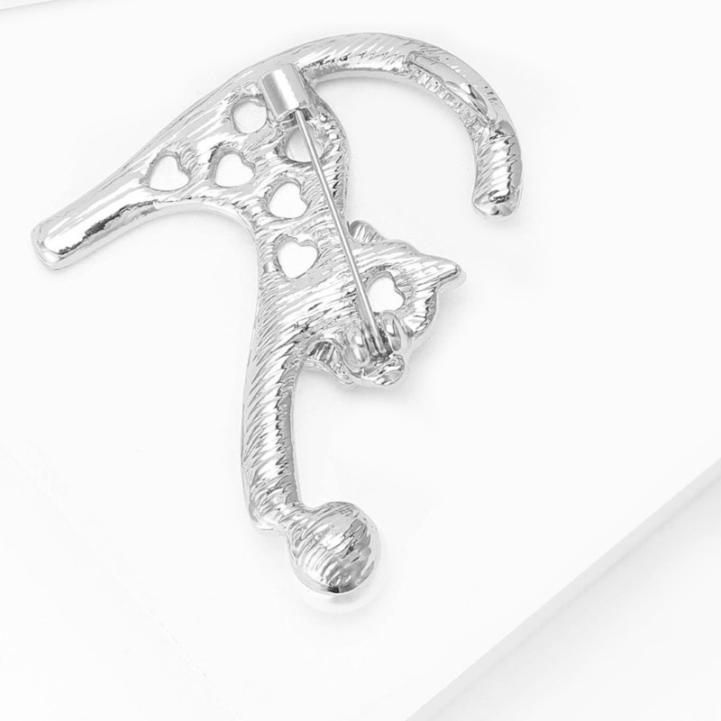 Versatile Shell Cats Pin Featuring Crystal Embellishments And Secure Fastener