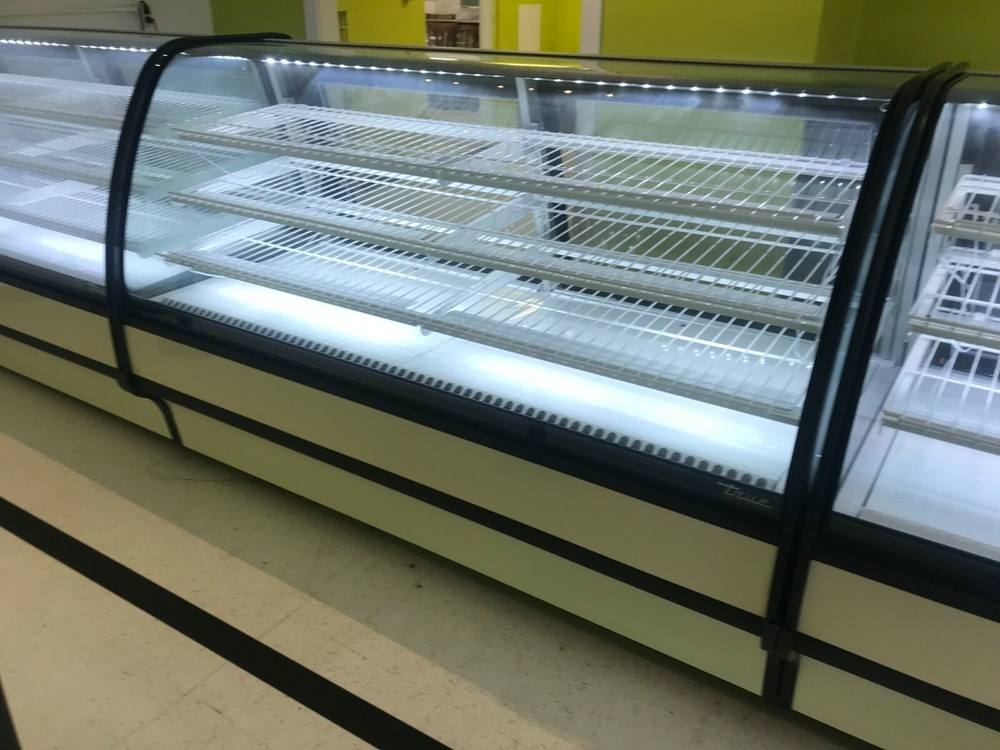 True Dry Display Case, Restaurant Bakery.