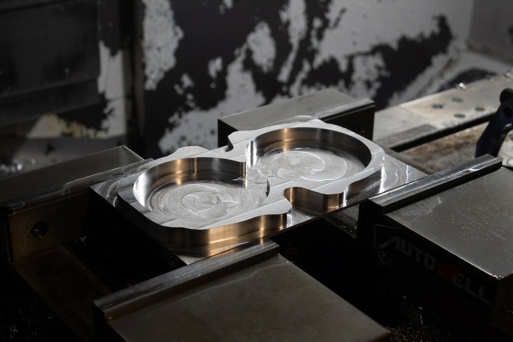 AA PERFORMANCE EJ25 SHORT BLOCK CLOSED DECK BARE CASE HALVES