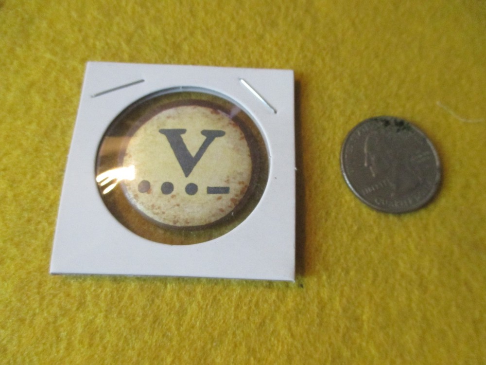 ORIGINAL WWII HOMEFRONT RWB  V FOR VICTORY 1  1/4    BUTTON