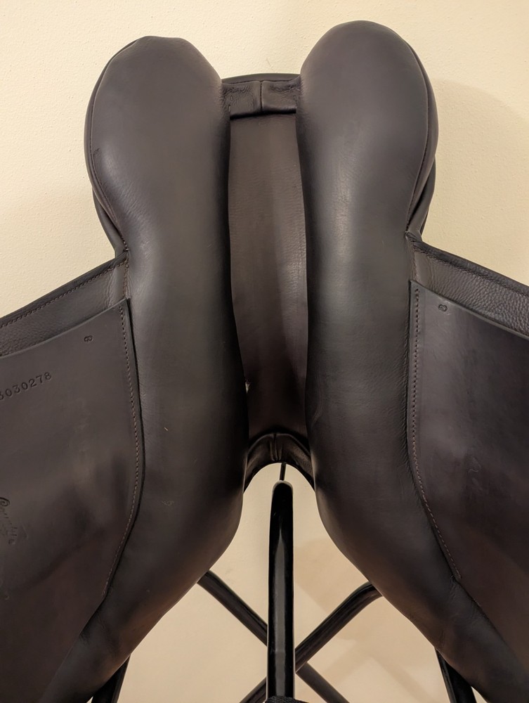 17.5" 2023 County Xcelerator Jump Saddle, N Tree - wool flocked