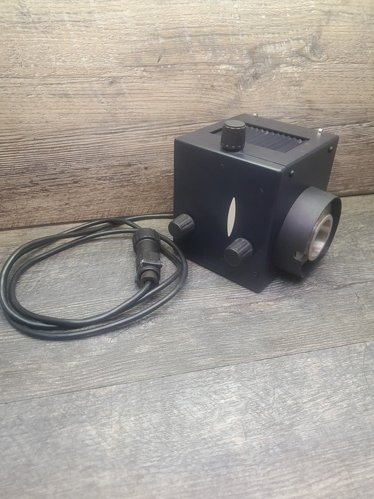 Fluorescent illuminator for microscope Leica Type 307-072.058  Microscope Light