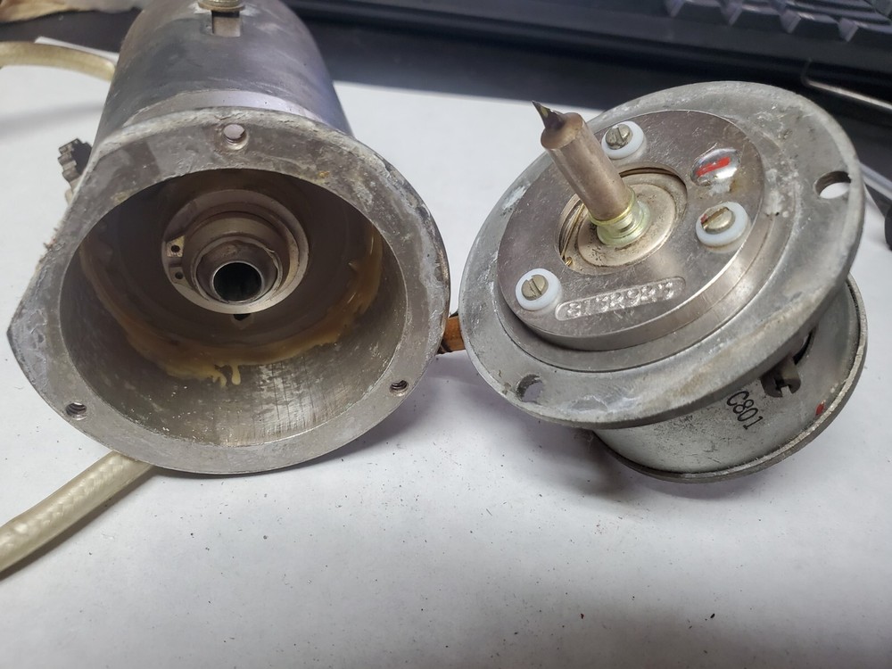 1960s US vintage UHF missile transmitter part with JHS-5876-triode (NG) 8133365