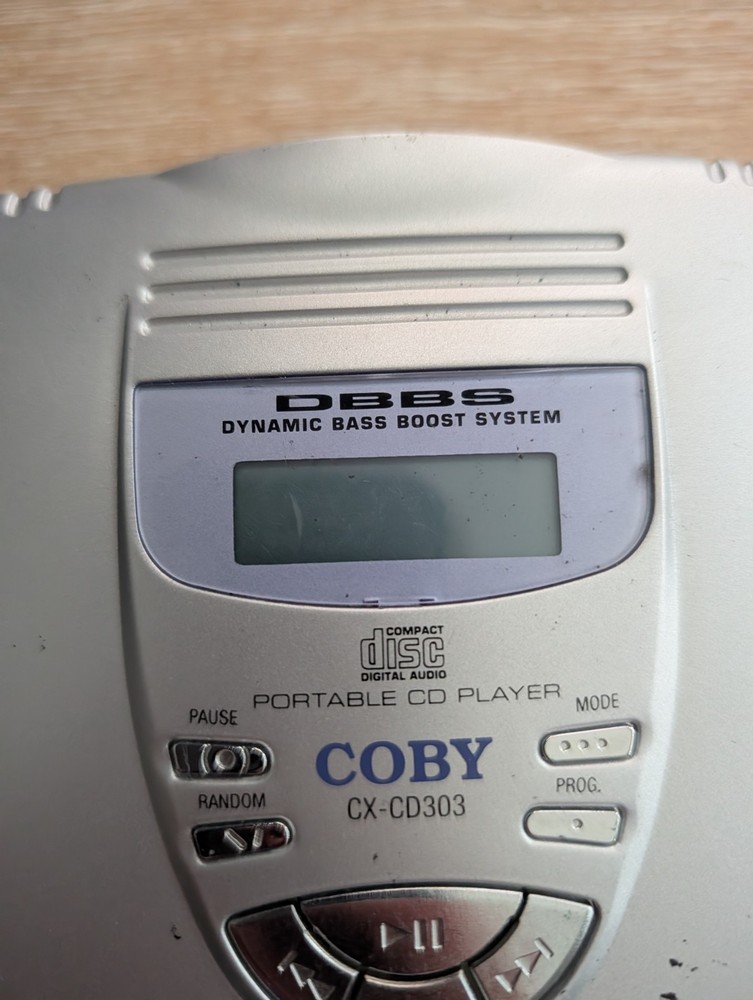 Coby CX-CD303 Portable CD Player Dynamic Bass Boost System Silver 2001