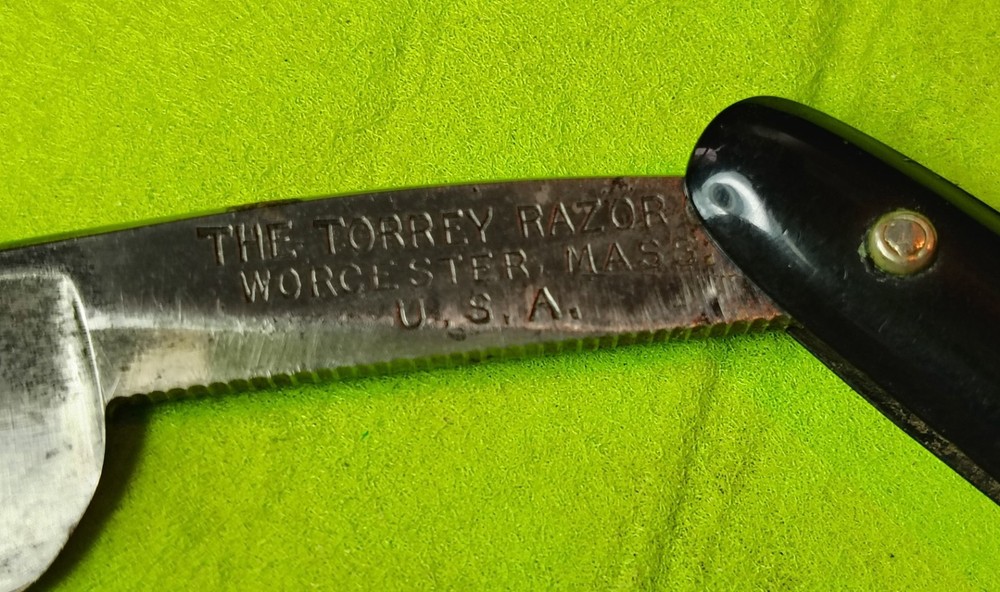 The Torrey Razor Straight Razor