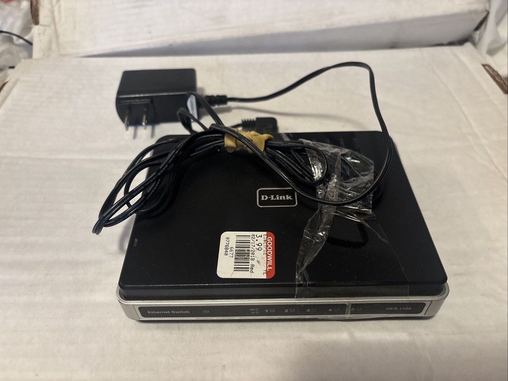 D-Link DES-1105 5-Port 10/100 Network Switch