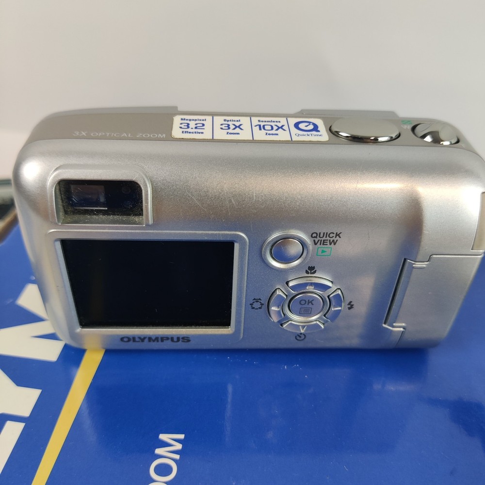 Olympus D-575 Compact Digital Camera Silver Tested Boxed plus memory card