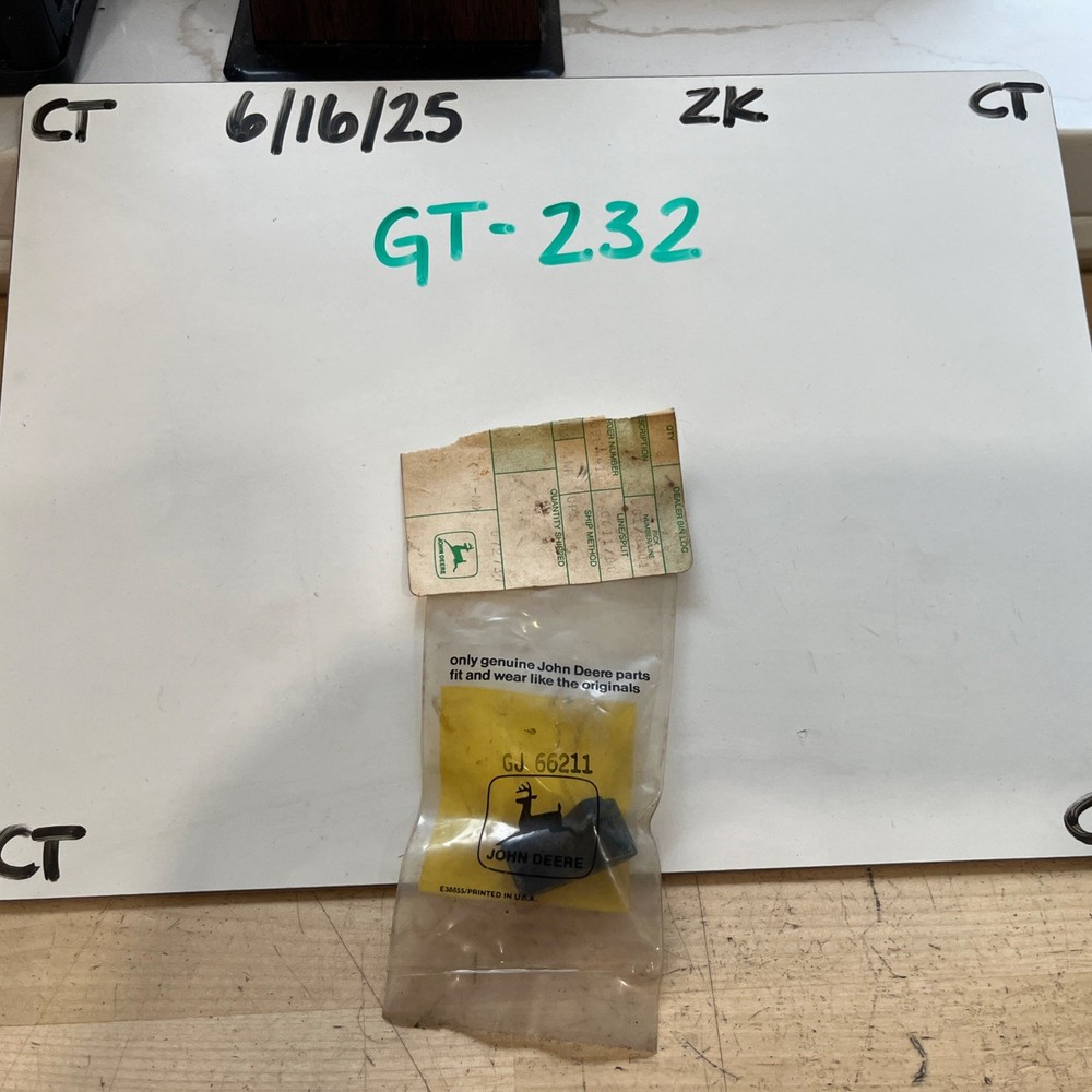 John Deere GJ66211 Lever