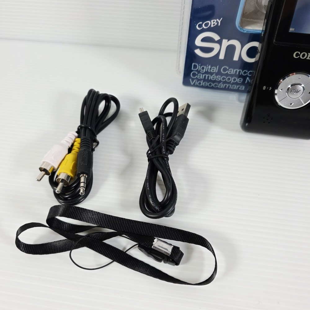 Coby Snapp CAM3000 1.3MP 32MB Memory Camcorder - Tested Complete