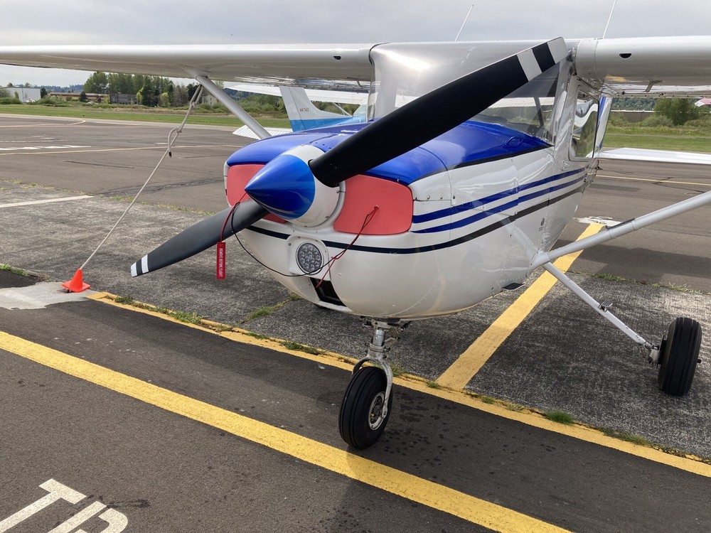 CESSNA 150 COWL PLUGS