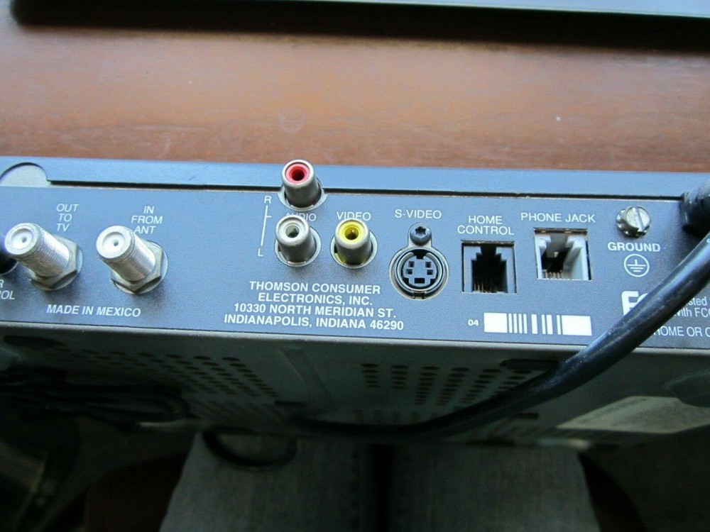 Directv Receiver model DRD223RD With universal remove
