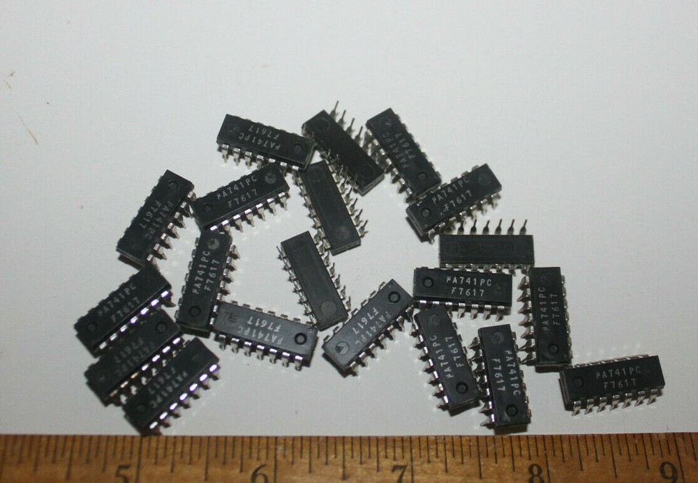 Vintage IC Chips A741 A741PC 7617 NOS Quantity 20