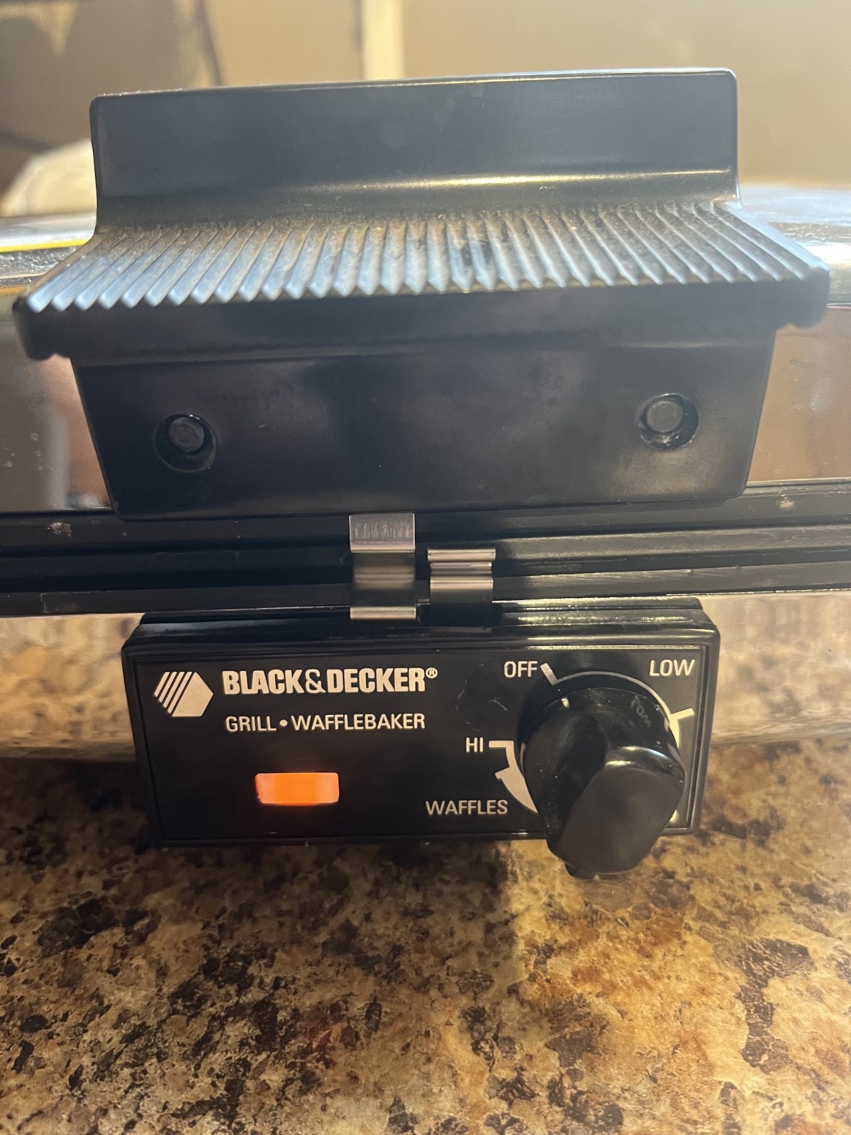 BLACK & DECKER Grill Waffle Baker Maker Iron G48TD Type 2 Chrome - TESTED 🧇