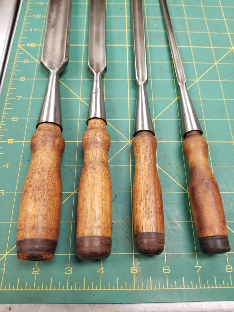 Vintage 4 PC Assorted Carpenter Socket Wood Gouge Chisel Lot tool